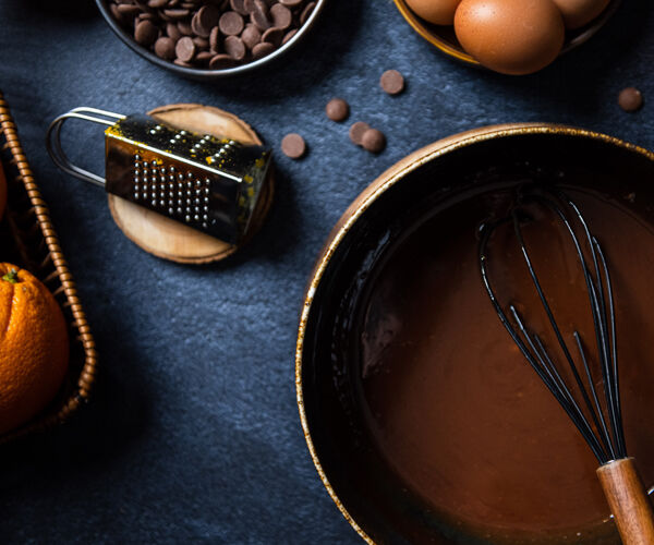 copeaux de chocolats oeufs oranges préparation dessert