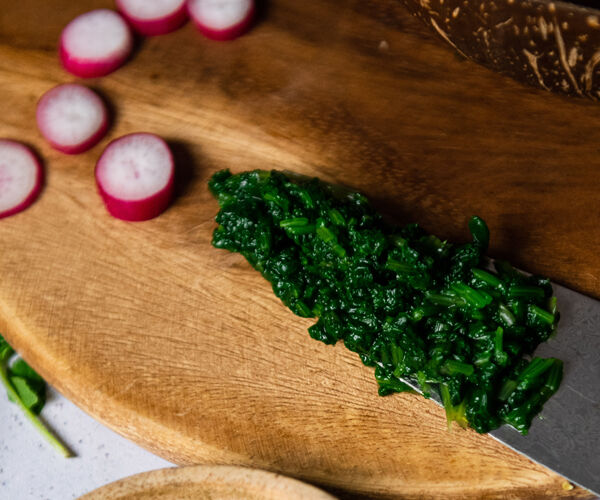 radis fanes hachées coupées